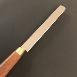 Cuchillo dorador un corte